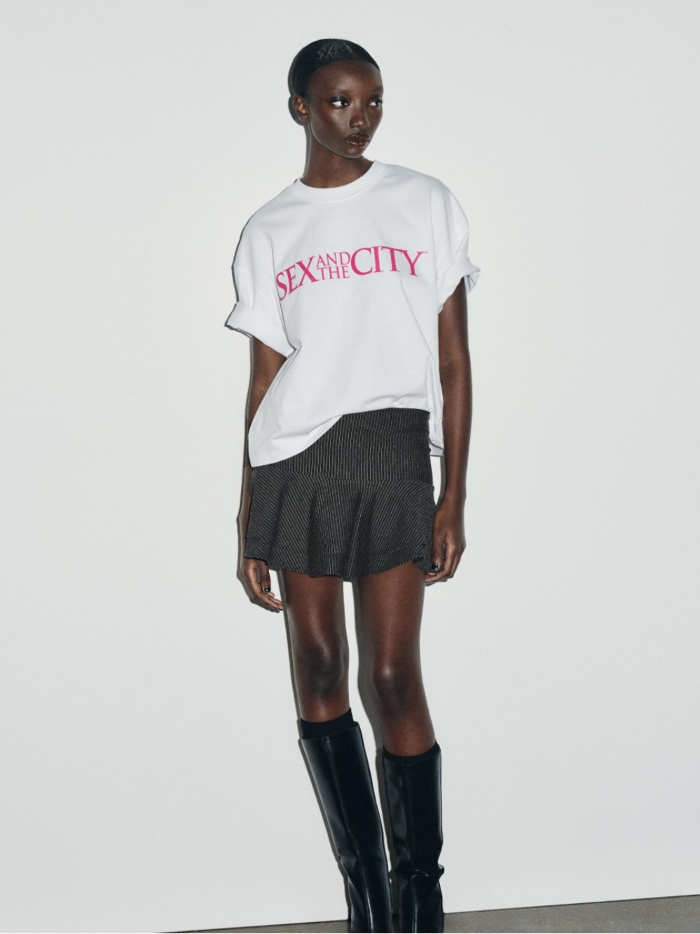 Zara White 'Sex and the City' Logo Tee with Pink Print